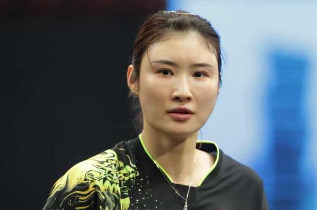 在好莱坞，我认识一些卓尔不凡、正直而诚实的人，也遇到过相当多的妓女、骗子和小偷。